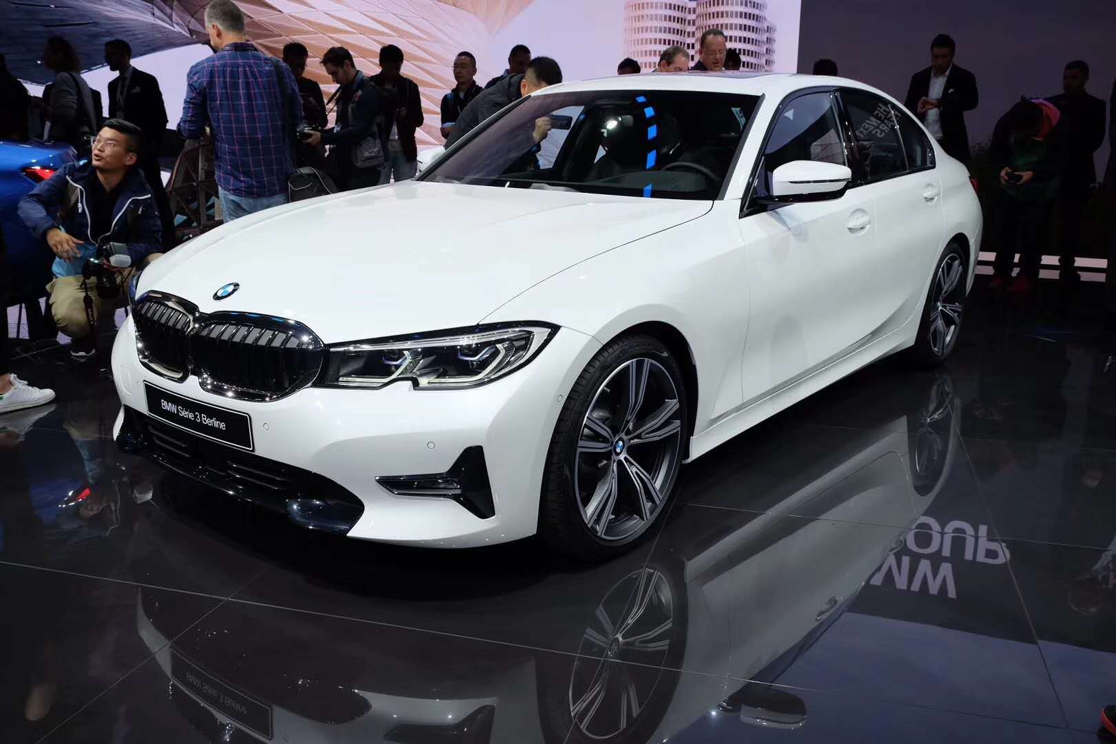 全新宝马3系登场巴黎车展3系实拍同级别最强运动性就是他了