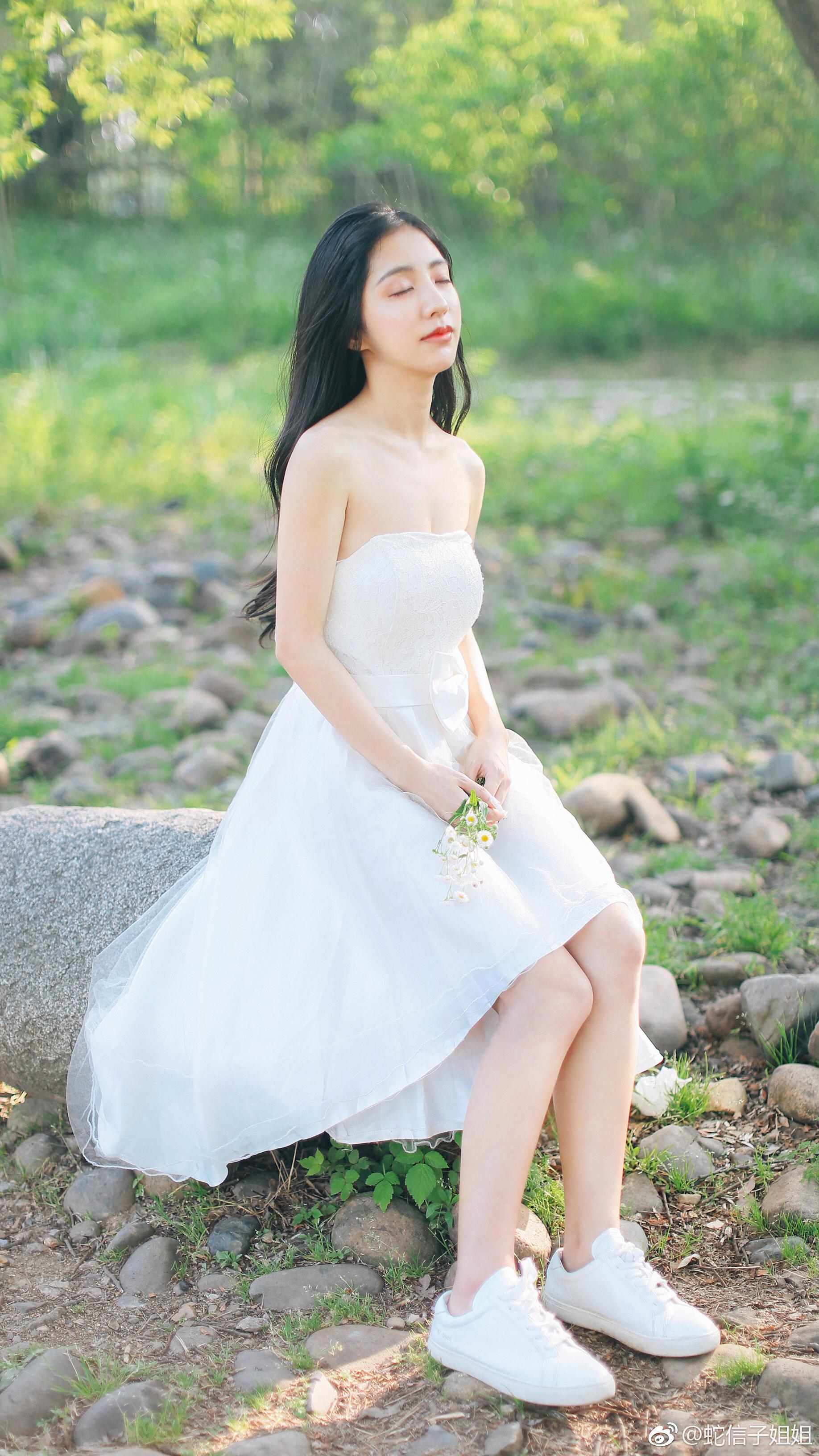 摄影:@蛇信子姐姐 出镜:@不如分开吧 ​​​