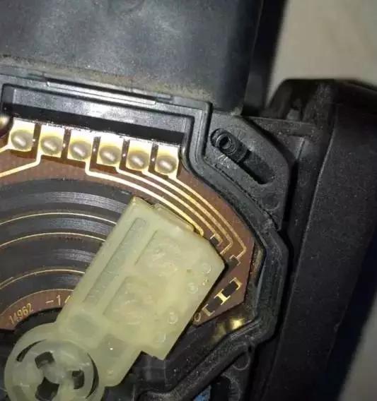 电子油门踏板6根线分别怎么回事?