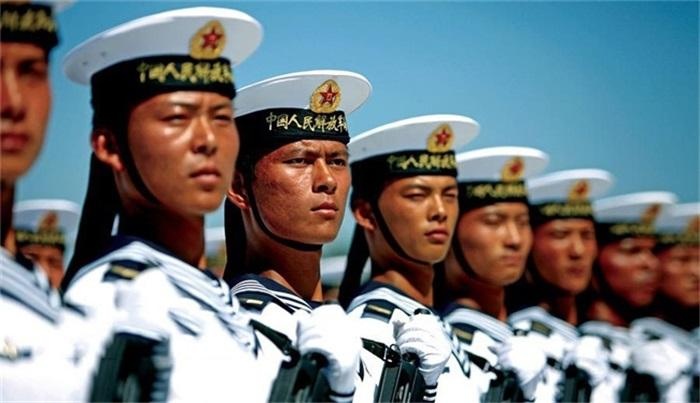 海军水兵帽后面飘的两根缎带是干嘛的?第一个说法网友不赞同