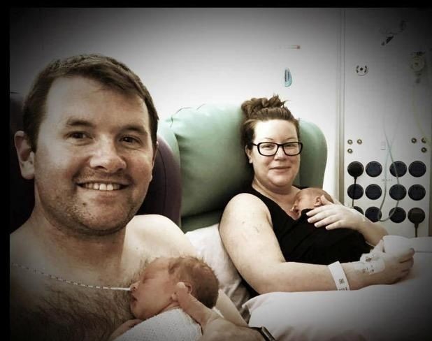 33岁母亲先天有两个子宫同时生下两个孩子网友都来例假吗