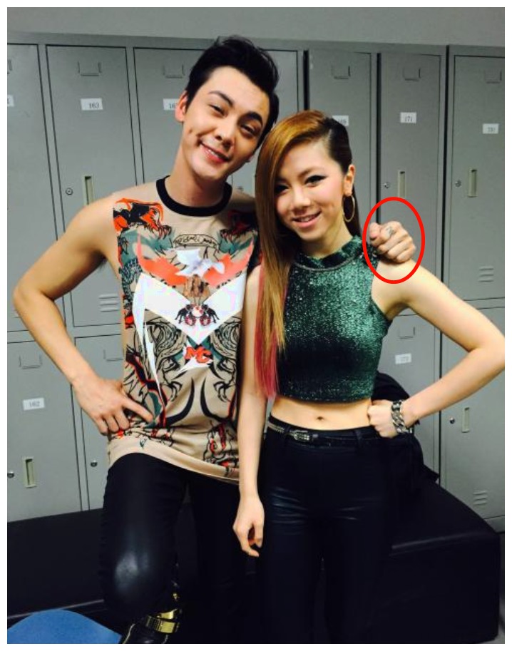 陈伟霆握拳,张艺兴把脉,这些男星的绅士手真的太圈粉了!