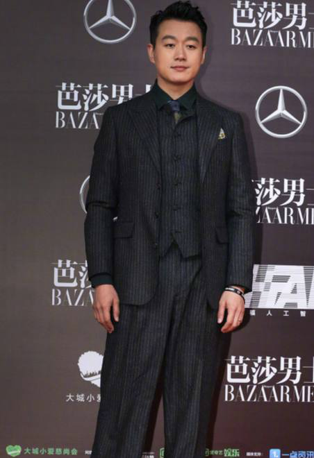 芭莎时尚男士之夜男明星们这些裤子都很尴尬啊