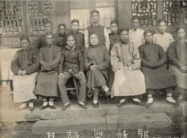 外国人拍摄的晚清罕见老照片：还原清末最后20年的社会景象