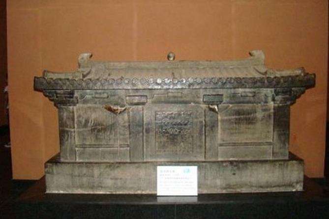 9岁小姑娘的棺材上写了四个字, 千年后, 考古专家开馆, 差点吓坏