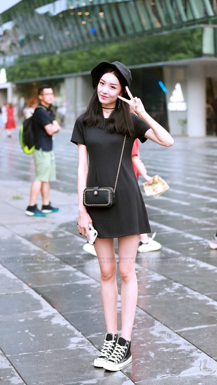 街拍:今日份的街拍,比起成都的小甜甜如何?