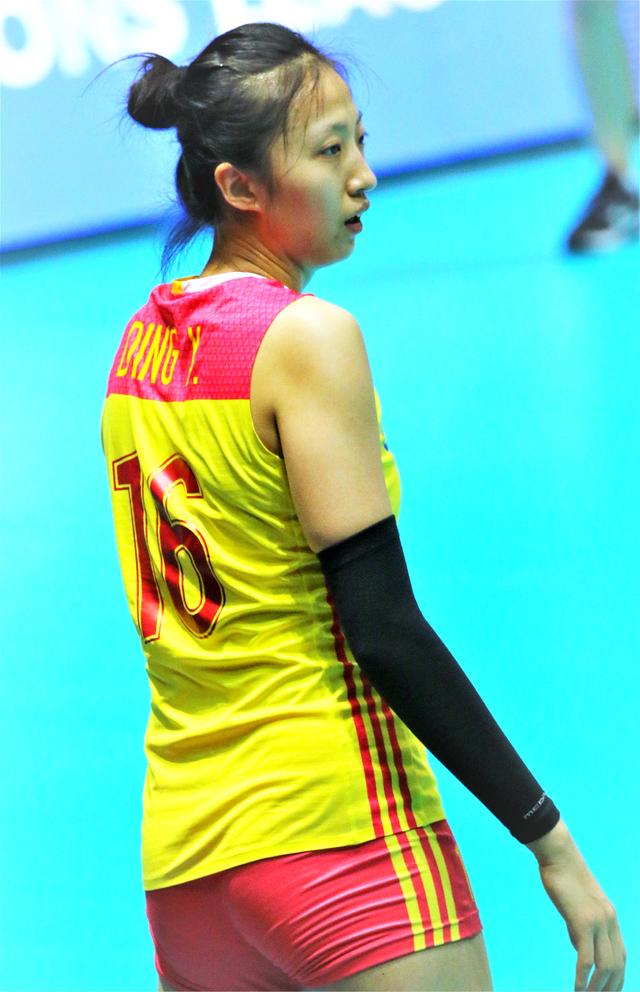 女排主力二传丁霞在这3站比赛中的低迷状态,比输球更让球迷担心