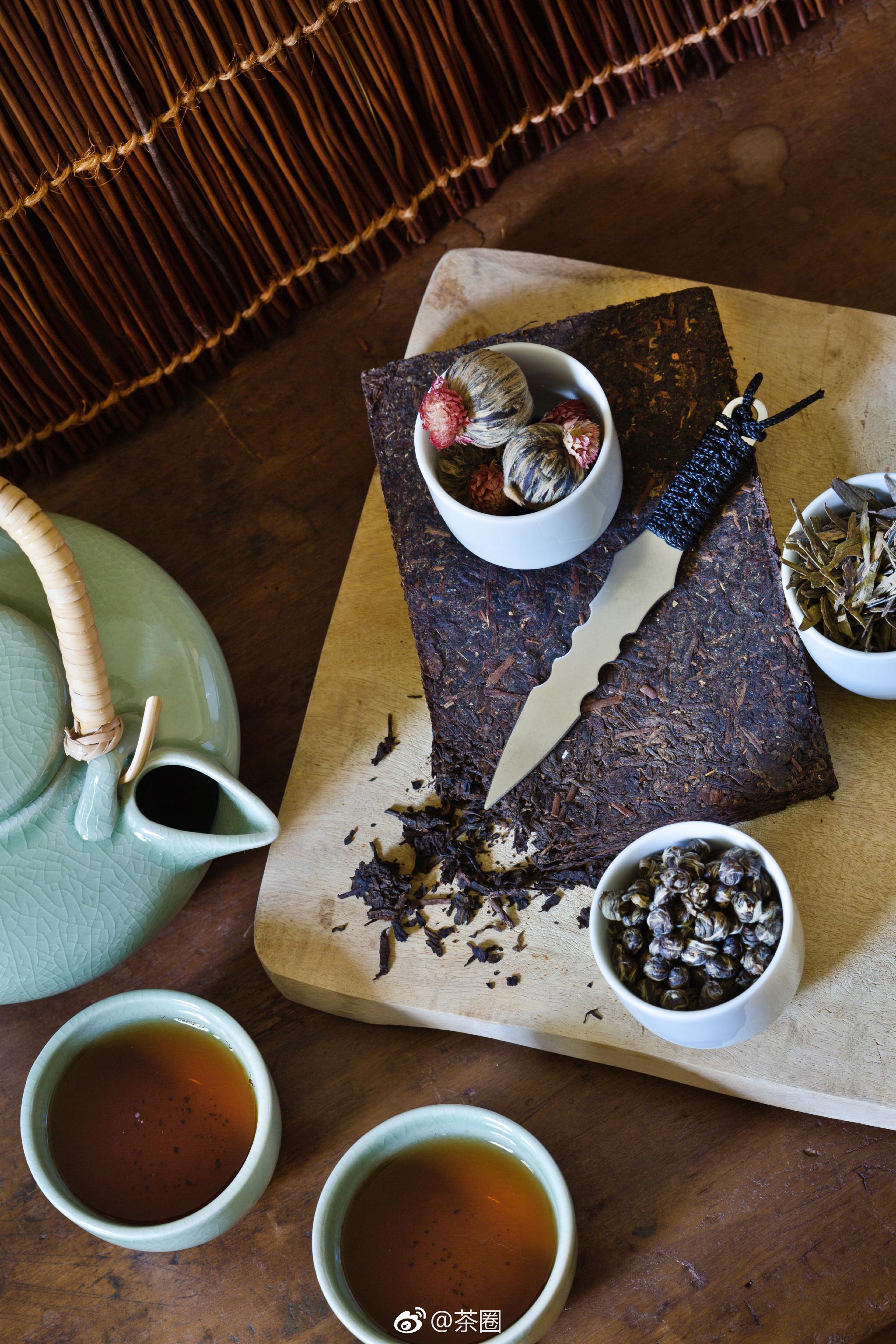 饮茶是一种艺术.习茶之人是懂得享用这种艺术的人._新浪看点