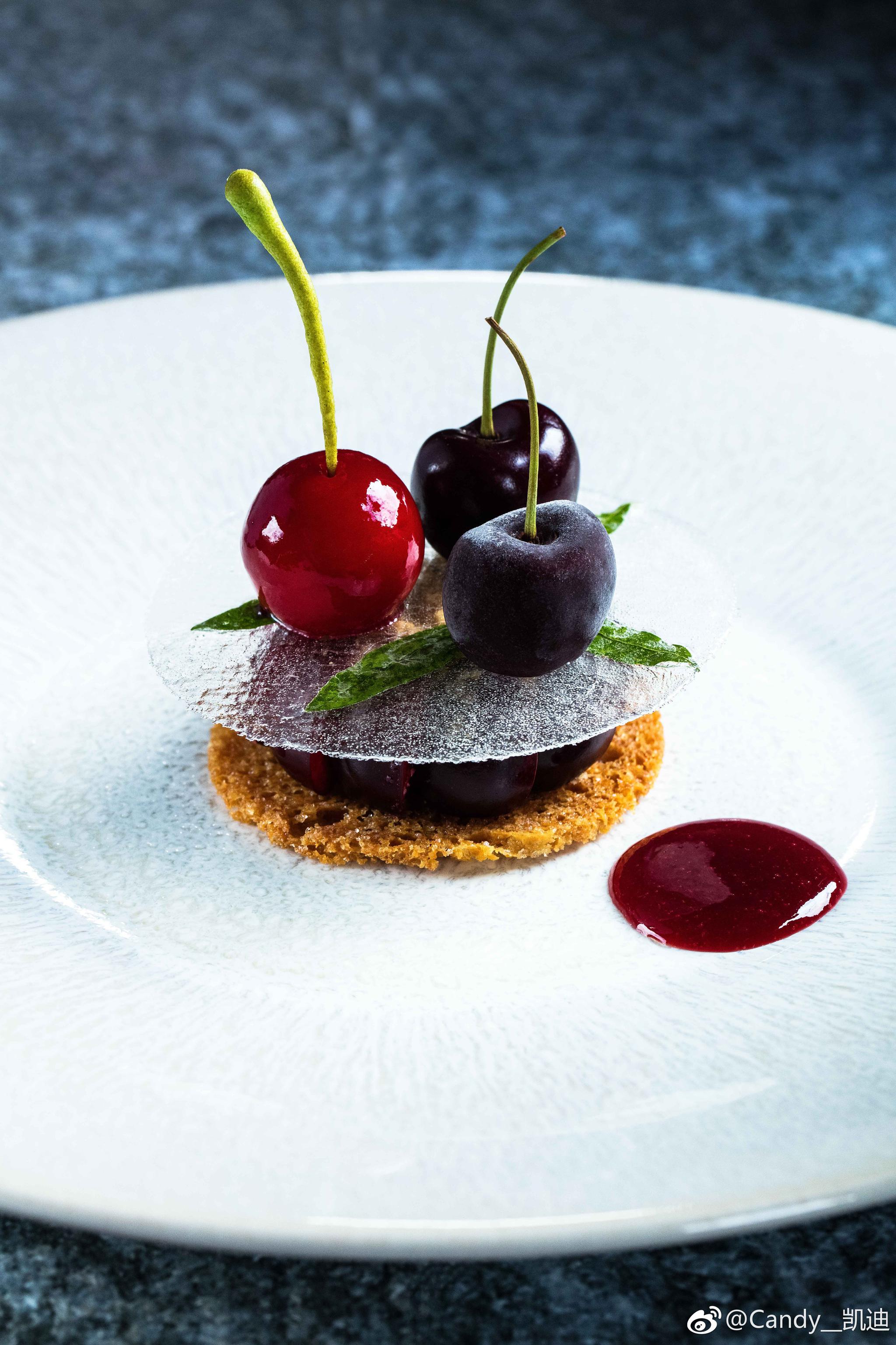 法国南部米其林三星&罗莱夏朵五星 la bouitte开胃小食是生蚝和白松