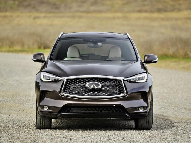 东瀛奔驰出新款,全车17个音响,2.0t压榨272马力,买它比宝马强