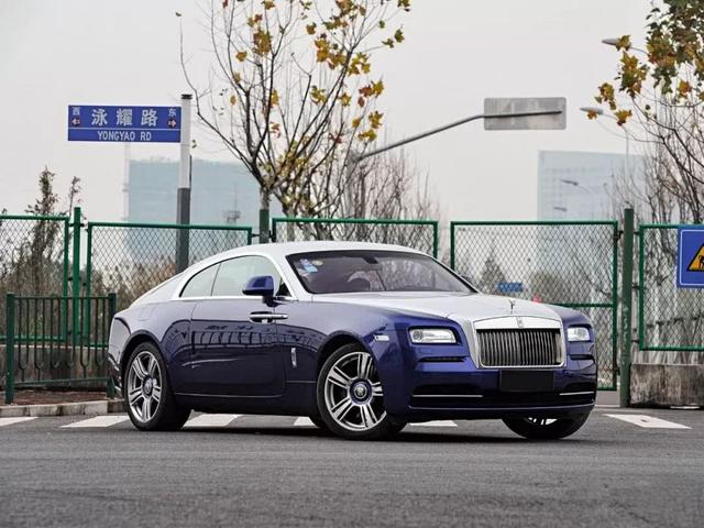 偏远农村现身价值400万的劳斯莱斯豪车面子十足