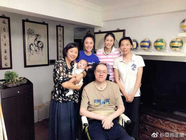 包括赵蕊蕊,张娜,张萍三位中国女排"黄金一代"的成员