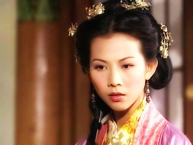 流潋紫表示这部小说是她在看了蔡少芬主演的电视剧《洛神》之后才有的