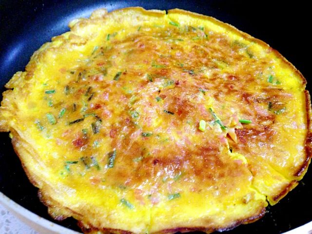 调料:盐, 味精, 生抽 ,料酒 ,大葱 ,姜 ,淀粉(玉米)主料:鸡蛋 ,豆腐