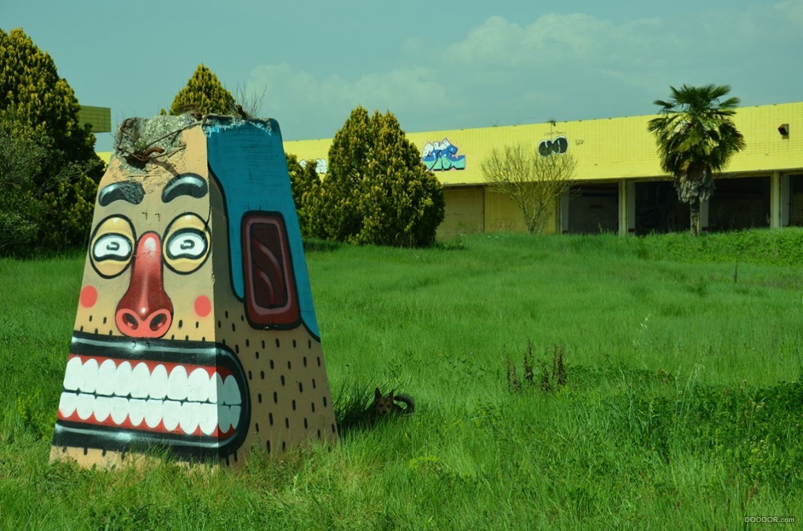 方脑袋嘻哈墙体涂鸦 作者diego della posta