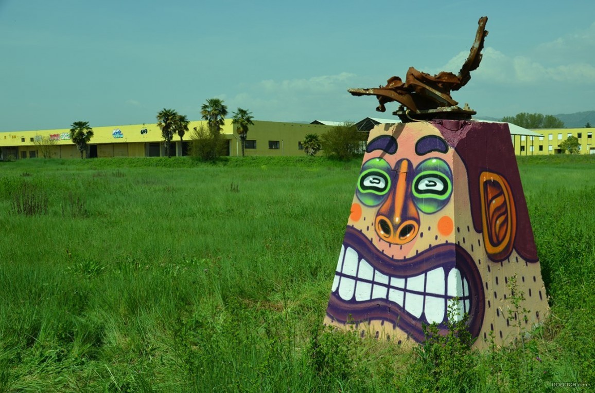 方脑袋嘻哈墙体涂鸦 作者diego della posta