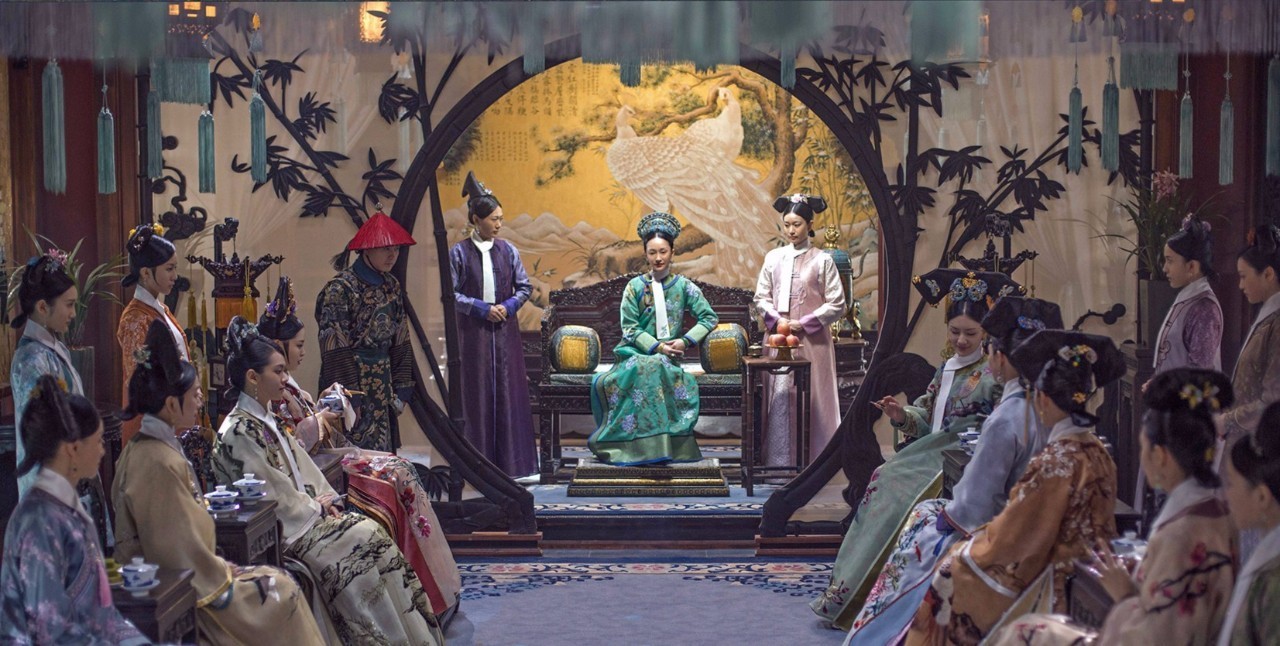 《延禧攻略》和《如懿传》讲述的都是同一时代的后宫,所以两部剧在