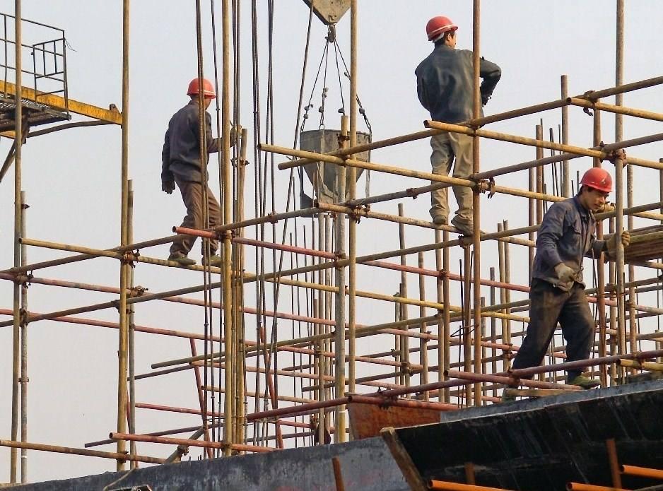 中国首创"空中盖楼机"四天时间就能盖一层楼|农民工|建筑工人|钩爪