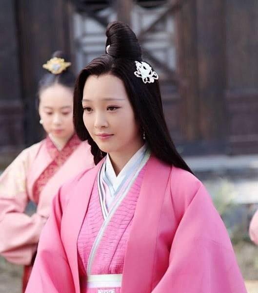 她是《芈月传》中的绝色美人,新剧爱上任嘉伦,花式害杨紫