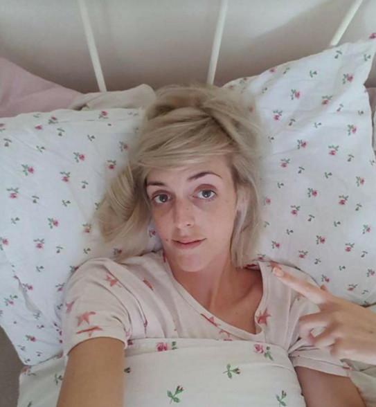 英国一女子患怪病, 饱受副作用困扰, 身体严重营养不良, 痛苦不堪