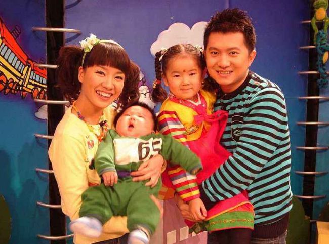 嫁"绿泡泡"恩爱8年,如今35岁还像个小孩|绿泡泡|红果果|主持人_新浪