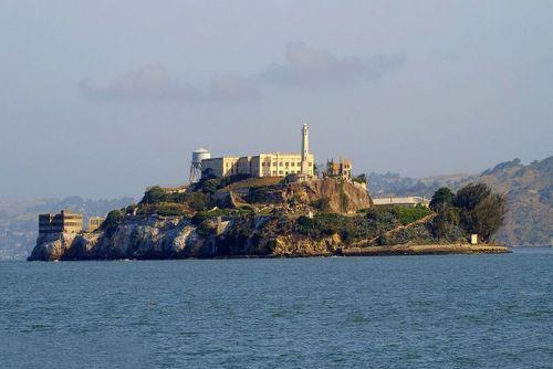 恶魔岛监狱:美国最严密的监狱,四面是海和鲨鱼,3人竟成功越狱