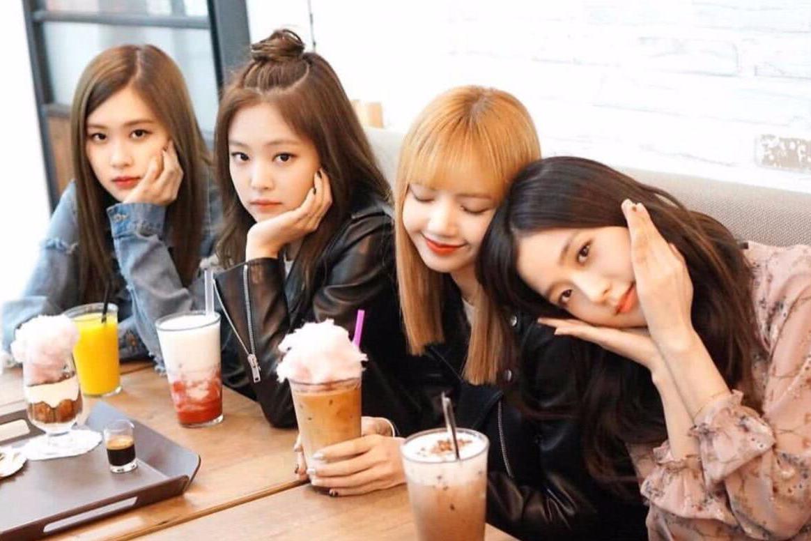 韩女团blackpink成员早期照片曝光,网友:整没整容一看就知道