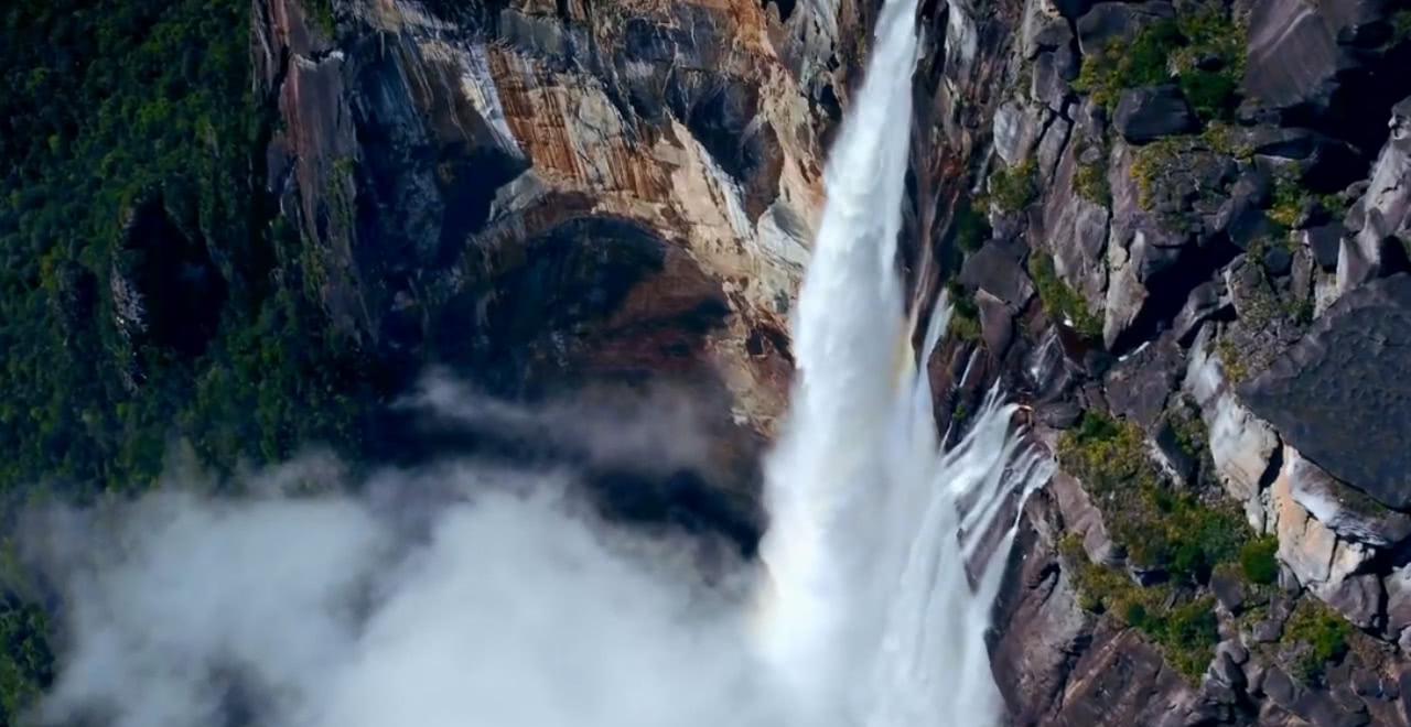 世界上落差最大的瀑布,只能坐飞机才能看到,竟然有人敢徒手攀爬