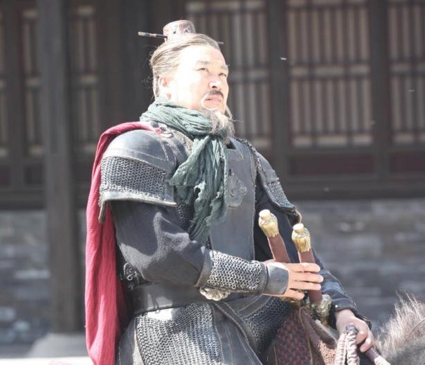 呼延灼胜率不高,是因为他两条鞭才25斤,杀伤力不够的原因吗