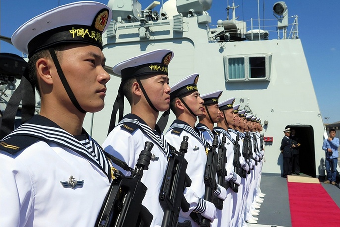 海军水兵帽后面飘的两根缎带是干嘛的?第一个说法网友不赞同