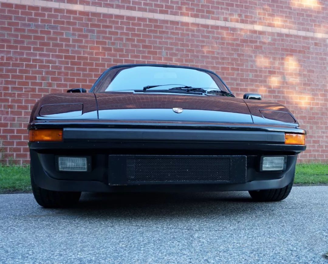 这款1979年的保时捷930turbo跳灯设计经典无法复制