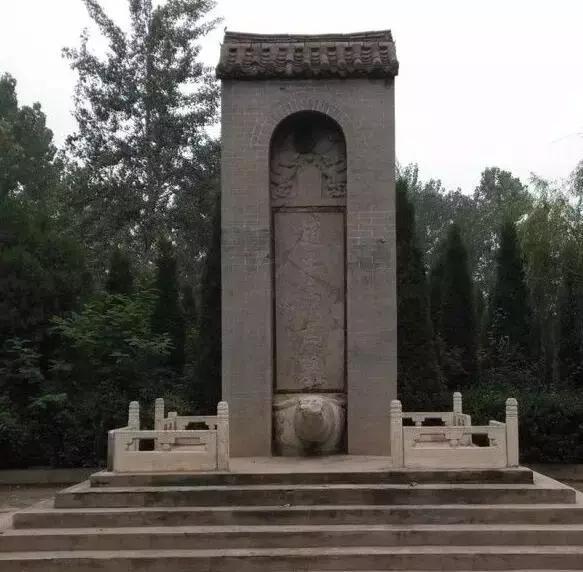 孟尝君门下的冯谖,公孙弘等,此外还有《战国策》中"以毁为誉"的夏侯章