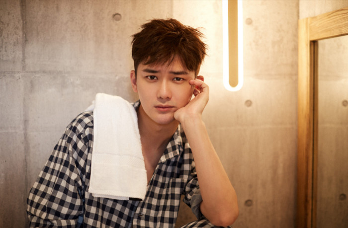 他凭一部剧一炮而红,当红时却选择"跳槽",如今出演新剧无人识