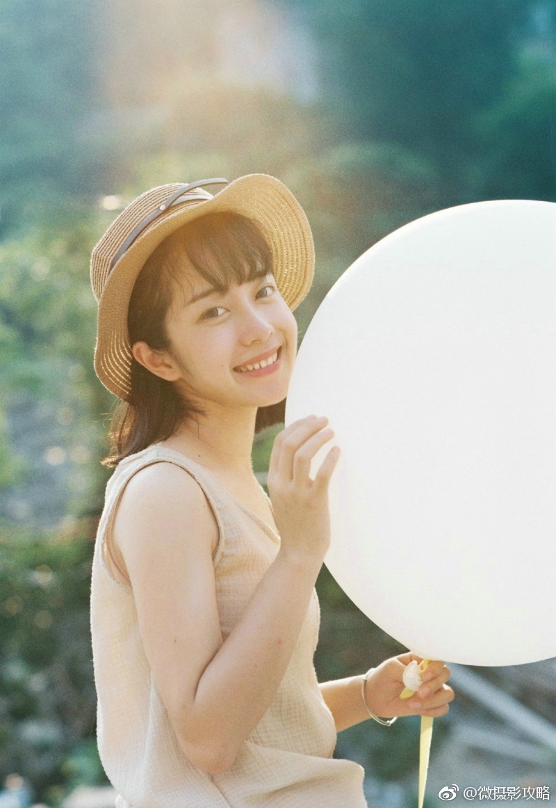 阳光下的明媚少女笑容甜美灿烂写真集