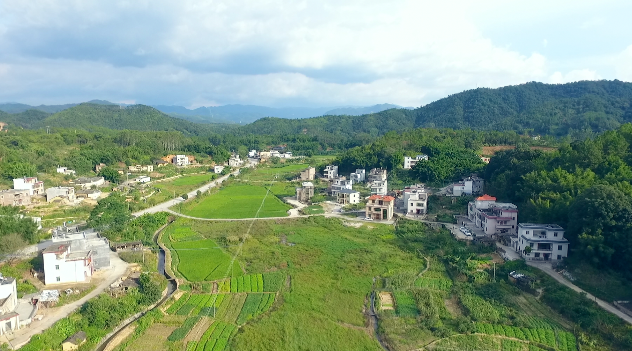 城市套路深我要回农村,航拍广东紫金县苏区永光村