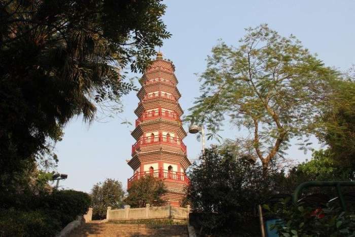 中山这座塔是石岐城区的最高点也是中山市的特色标志之一