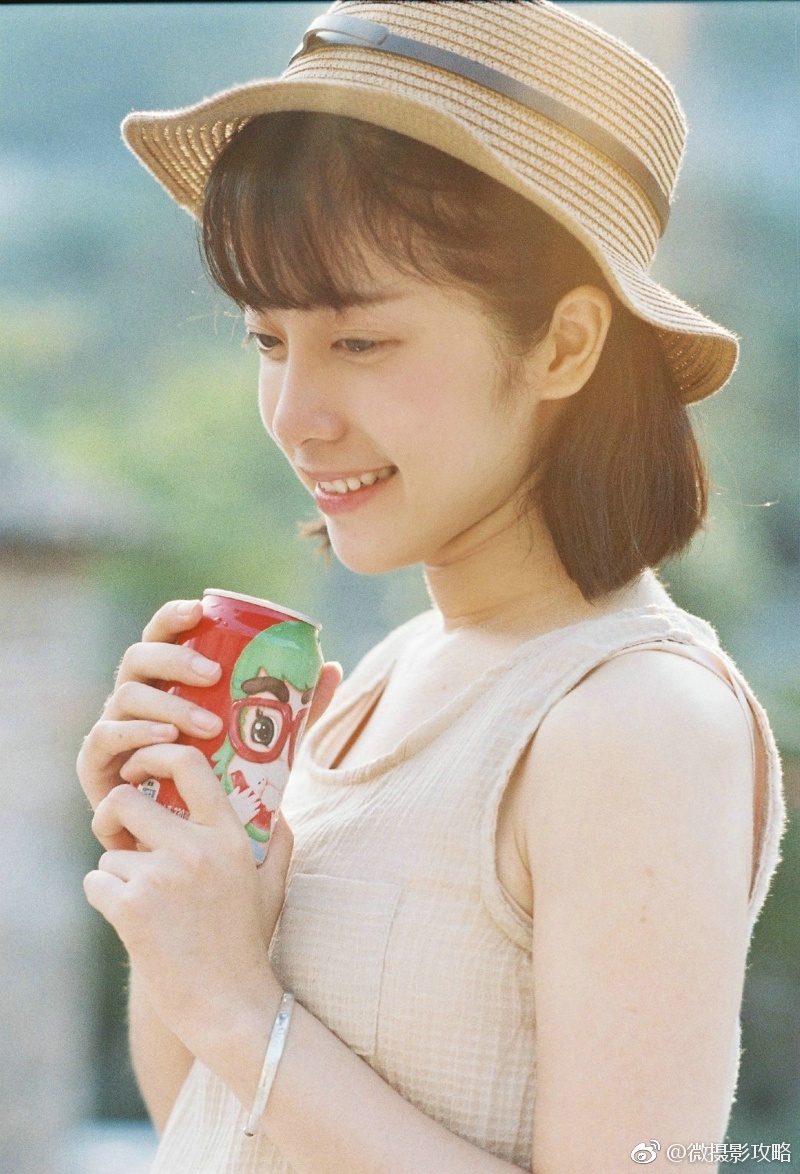 阳光下的明媚少女笑容甜美灿烂写真集