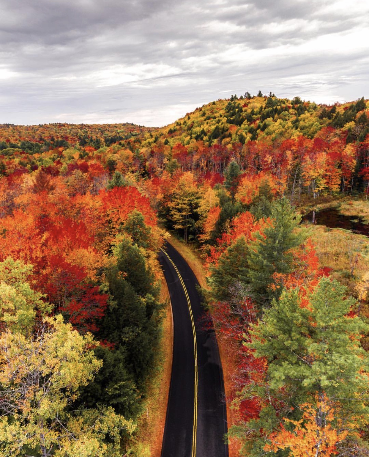 美国佛蒙特州的深秋景色 层林尽染
