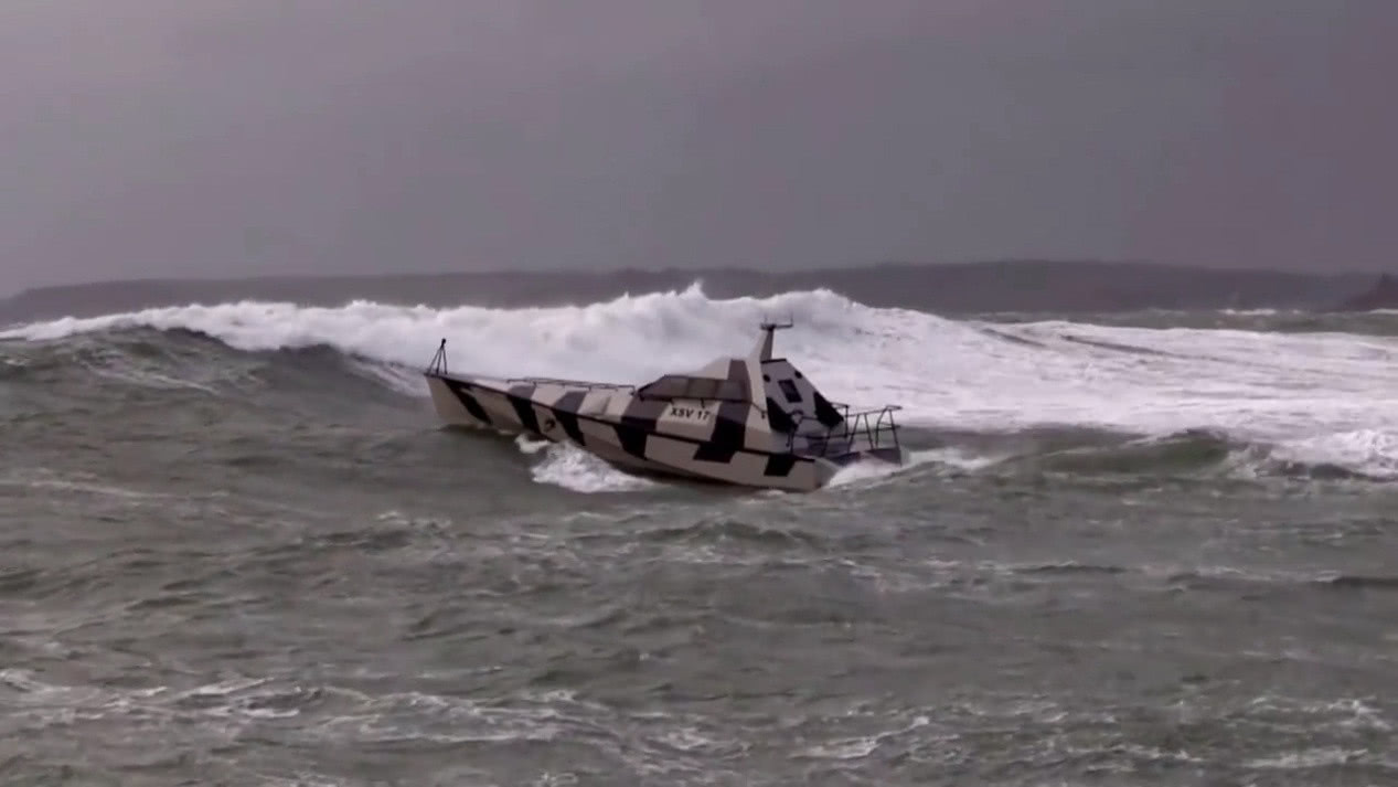 世界上真有翻不了的船,底朝天也能正过来,坐这船太安全了|小艇|翻船