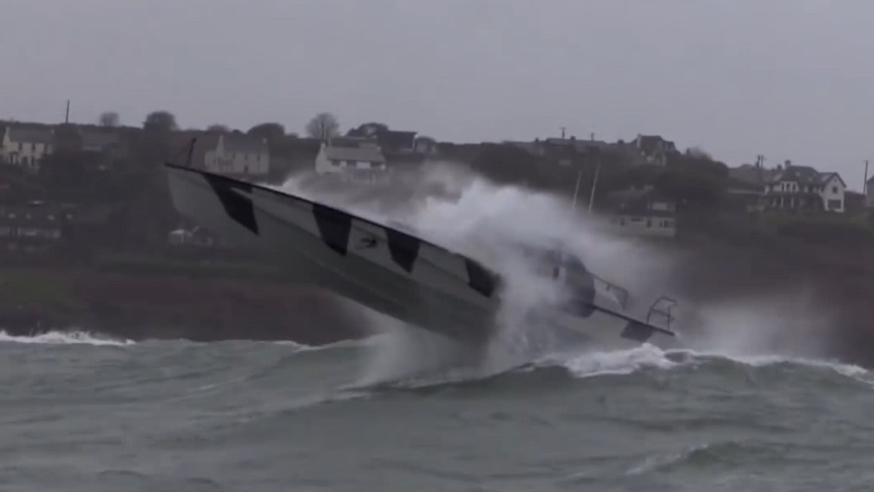 世界上真有翻不了的船,底朝天也能正过来,坐这船太安全了