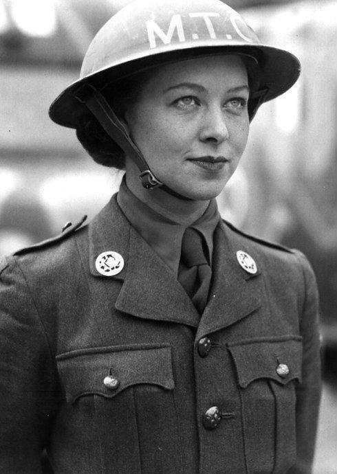 二战女兵老照片: 炮火硝烟下的骄傲与美丽