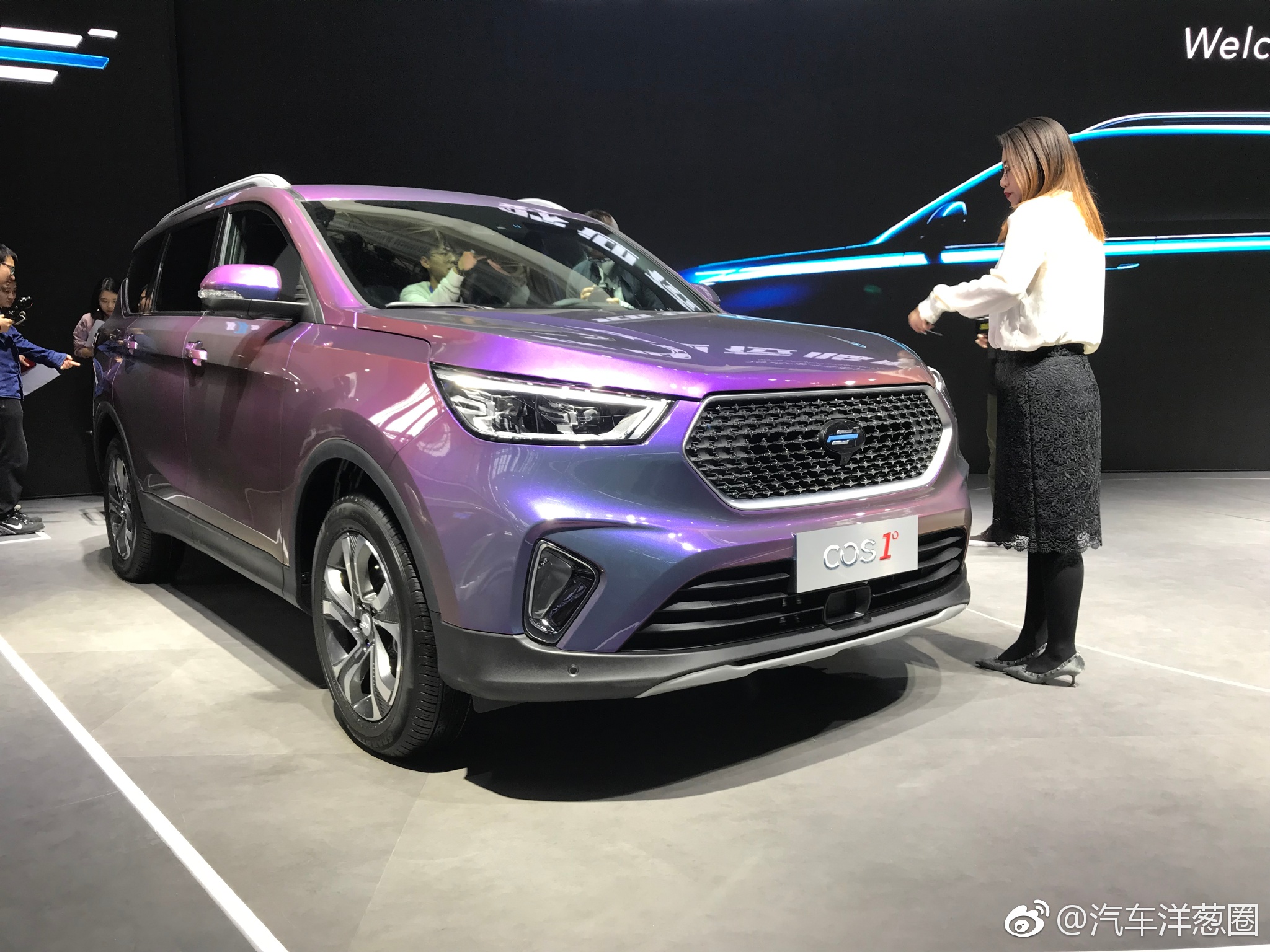 在北京车展上,长安欧尚cos1°正式首发亮相,新车长宽高分别为48