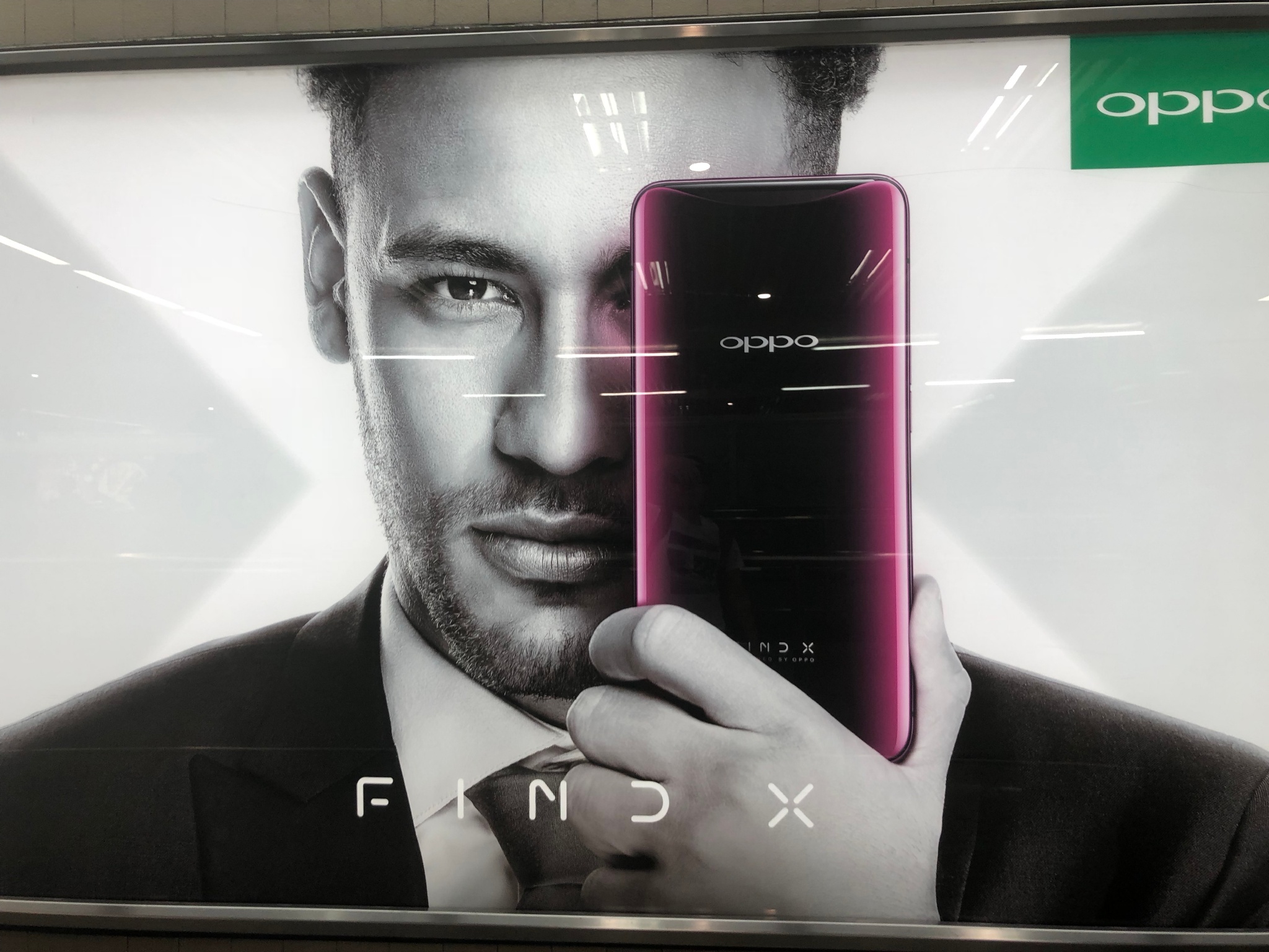 今天凌晨才发布的oppofindx目前广告已经全面上架