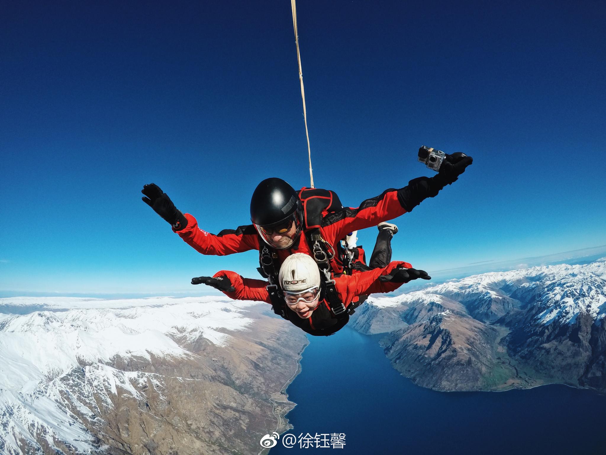 一万五千英尺的高空,空中的气温是零下二十度|二十度|新西兰|跳伞_新浪新闻