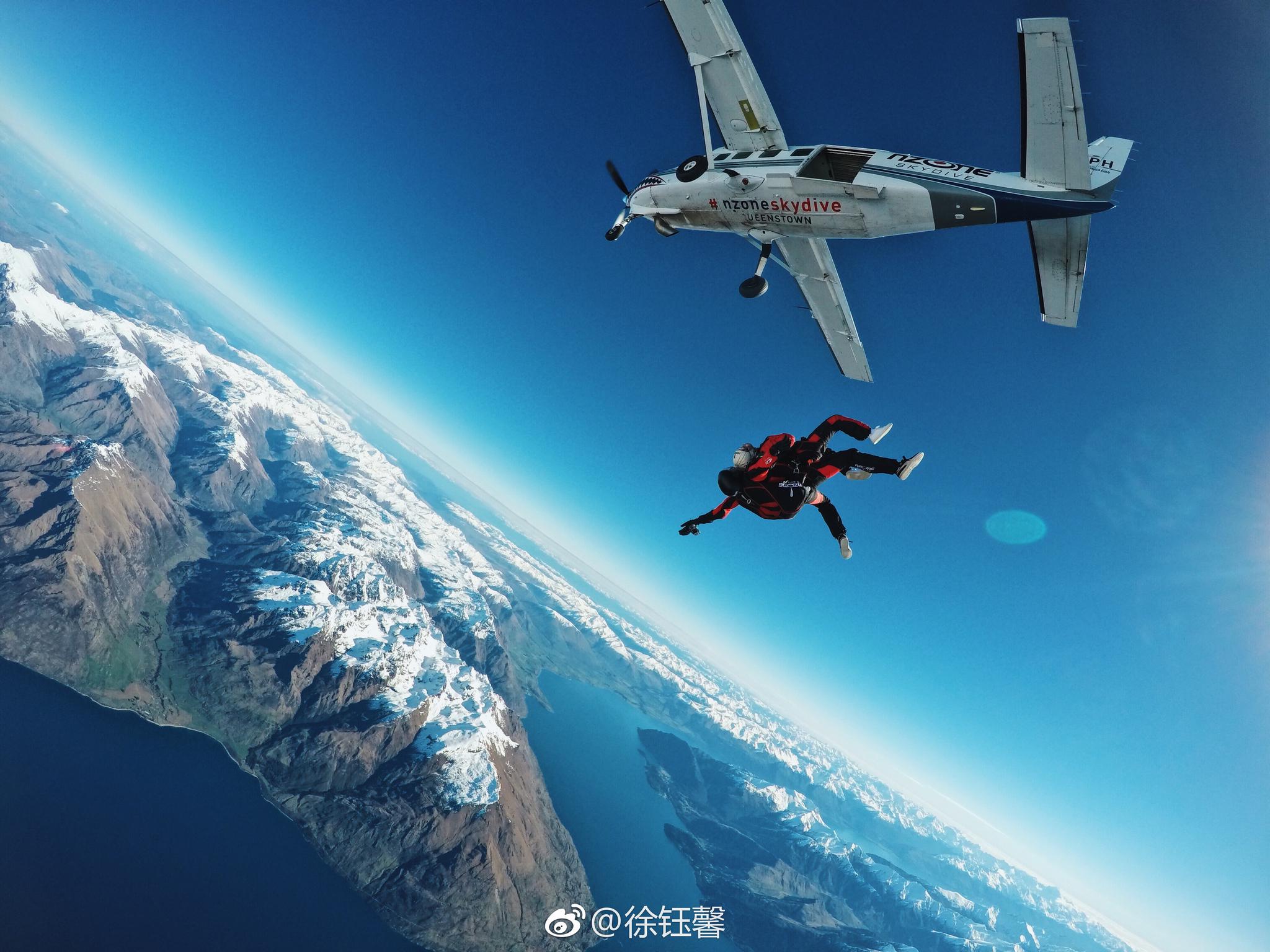 一万五千英尺的高空,空中的气温是零下二十度|二十度|新西兰|跳伞_新浪新闻