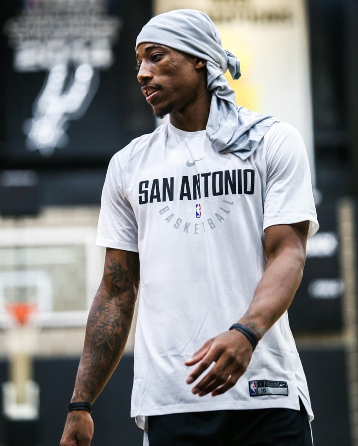 贾马尔·德罗赞在马刺队的快乐生活!