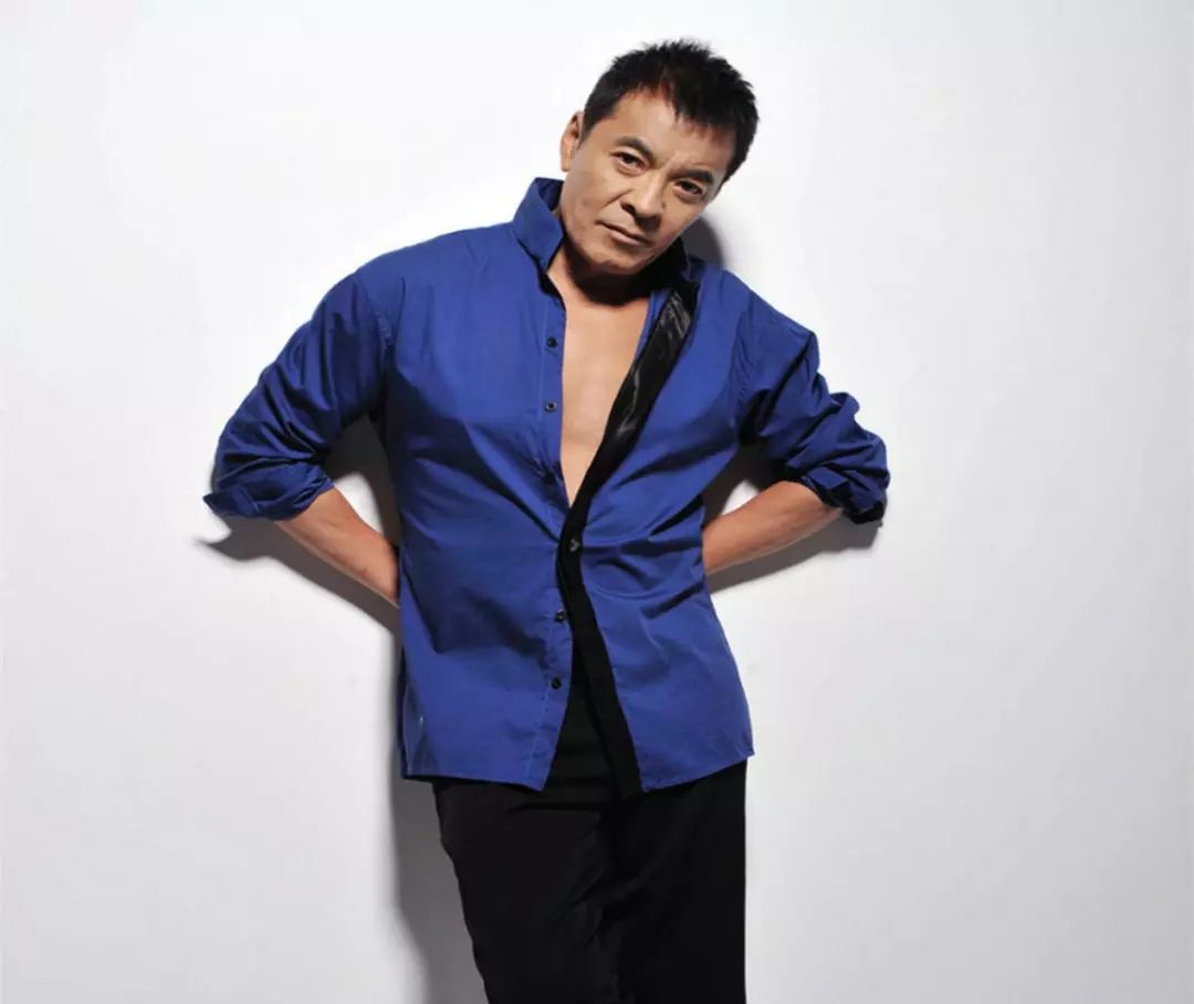 他演了10多年硬汉,50岁时闪婚化妆师,如今老来得子,被指像爷爷