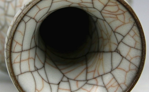 这种瓷器像裂开的蛋壳，精美绝伦，是故宫博物馆展出少有的精品|瓷器|故宫博物馆|哥窑_新浪新闻