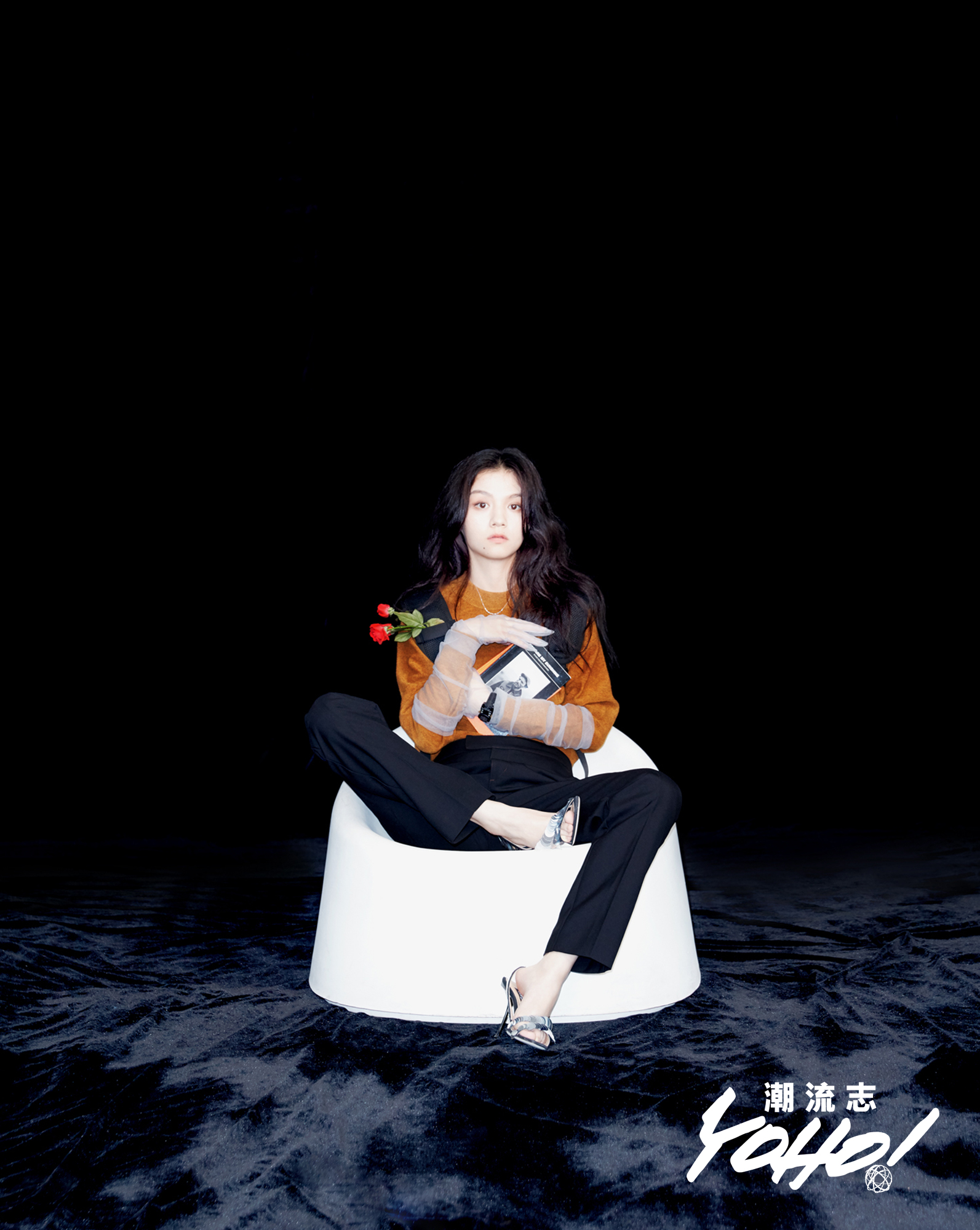 最新一期《yoho!潮流志》封面人物@春夏_x 内页独家图释出