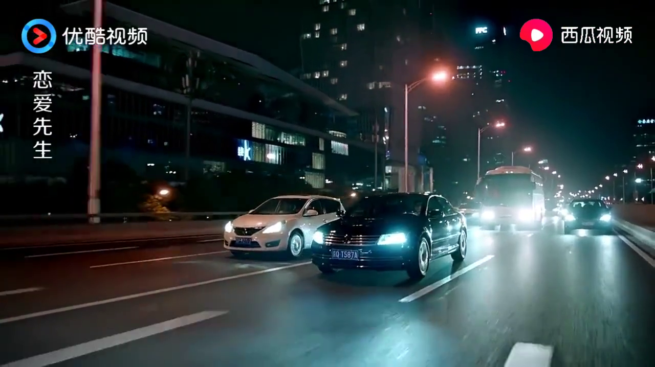 美女晚上打车,把辉腾认成帕萨特,司机低调承认可能吧